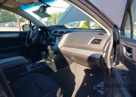 2015 Subaru Legacy 2.5I Premium z USA, uszkodzony, nr VIN 4S3BNAC6XF3061007